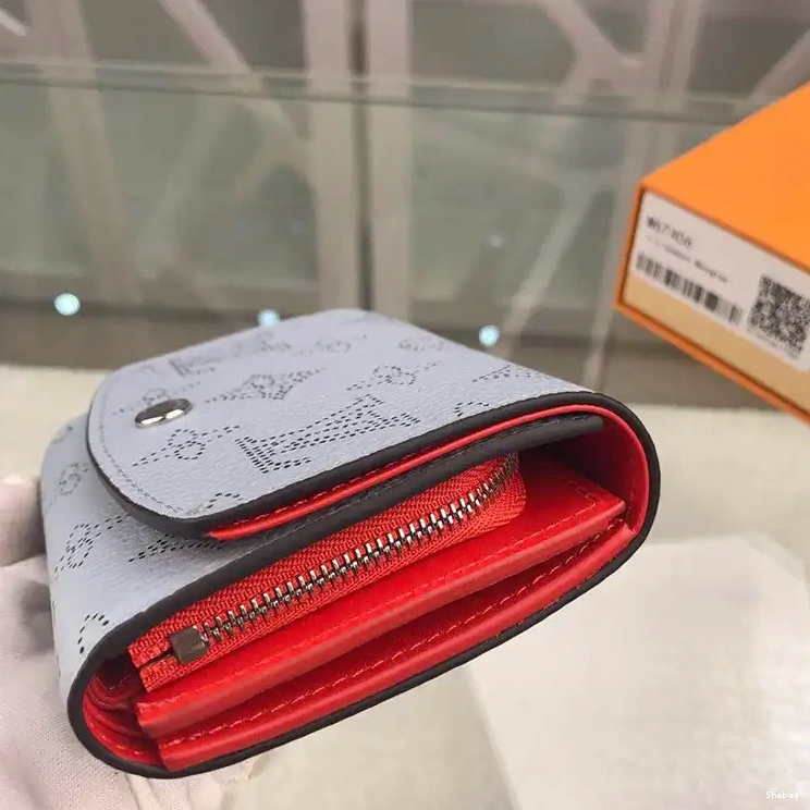 1906BL0057 LV Bags 0613